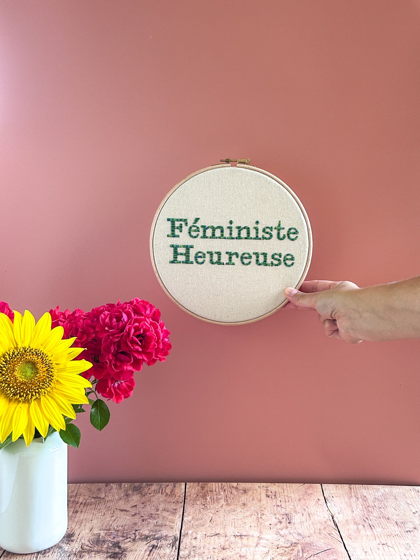 Cercle à broder La Libérée - Féministe Heureuse