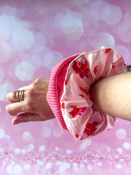 Pochon L'Intrépide – Velours corail / Girl Power