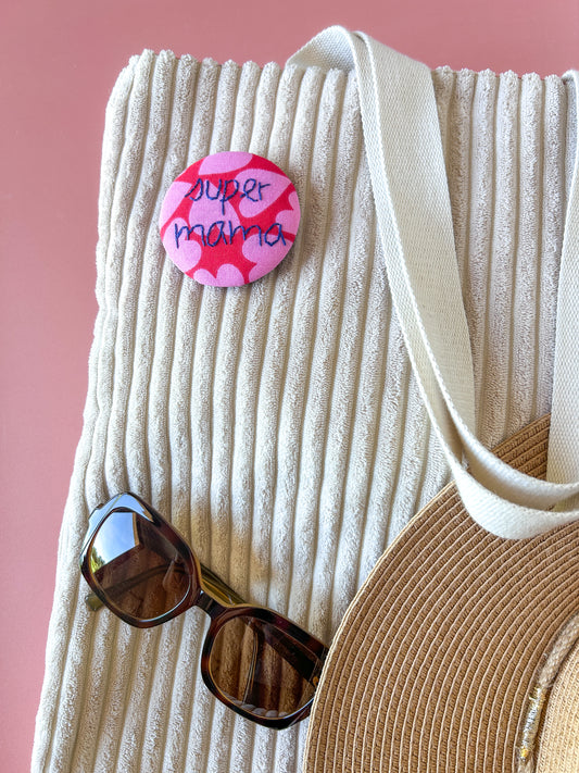 Badge brodé - super mama 6.5cm