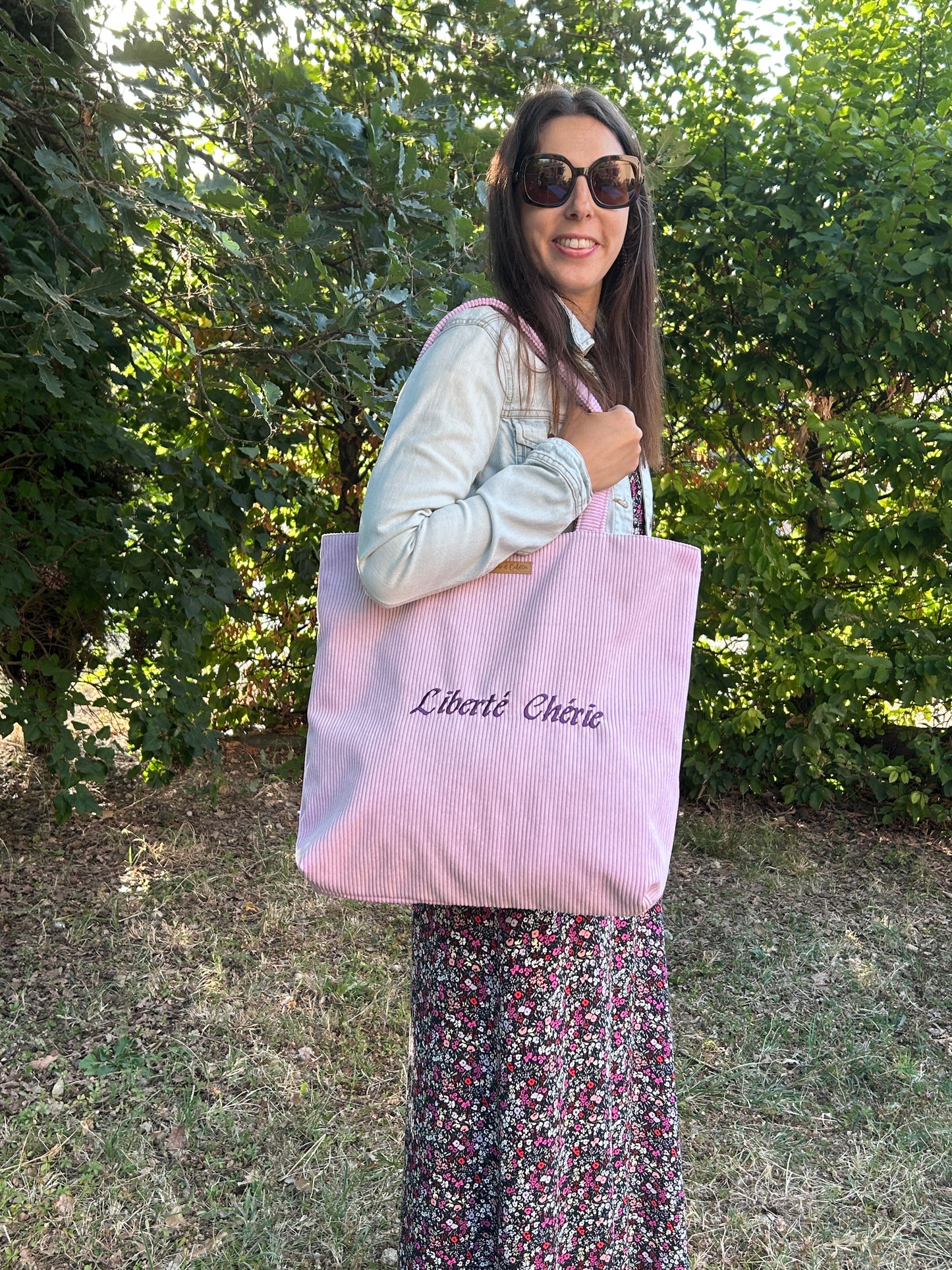 Cabas La Culottée – Brodée “Liberté Chérie” - Velours / L'Accrochée