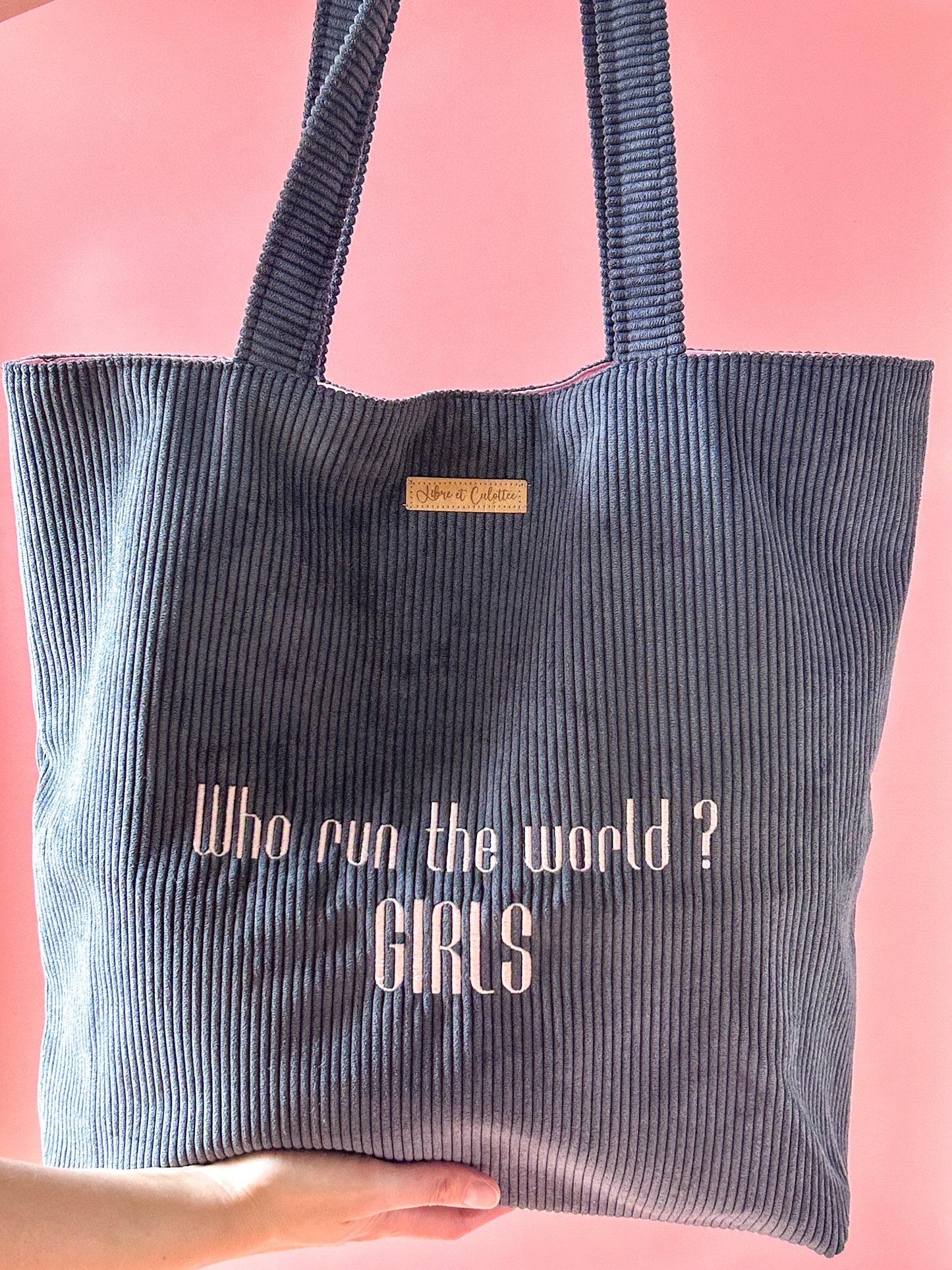 Cabas La Culottée – Brodée “Who run the world ? GIRLS” - Velours / La Libérée