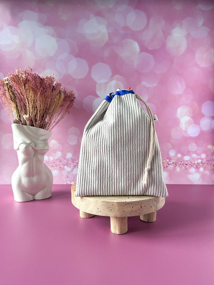 Pochon L'Intrépide – Velours beige / La Moussaillonne