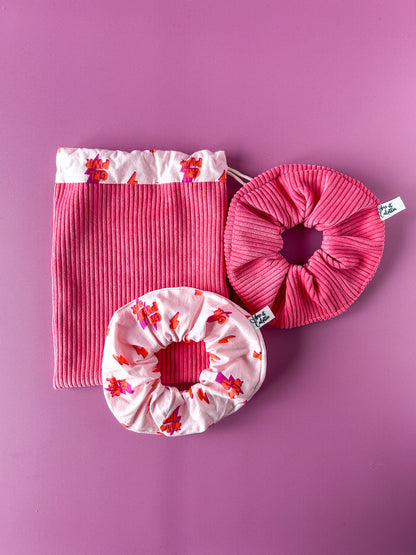 Pochon L'Intrépide – Velours corail / Girl Power