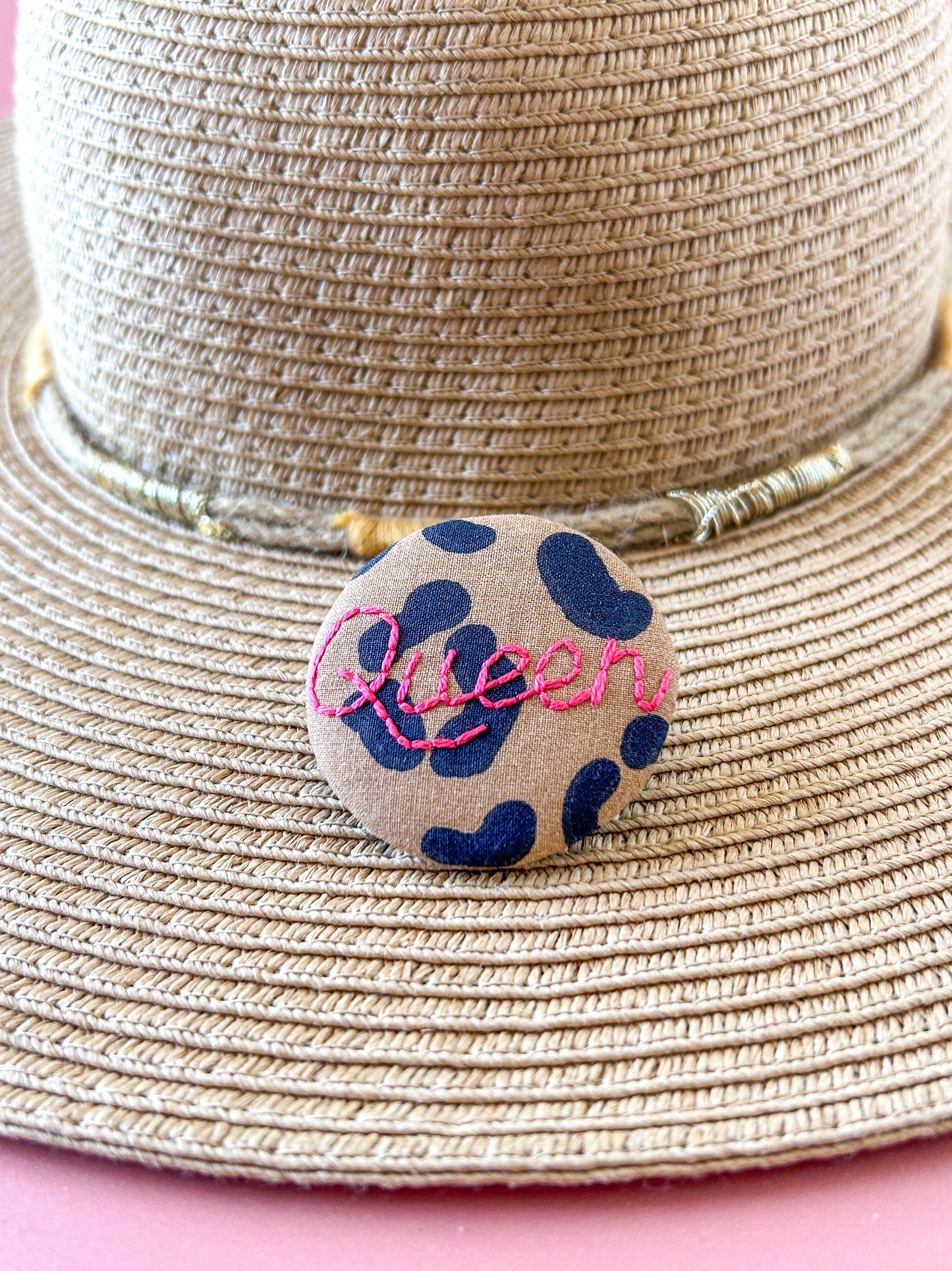 Badge brodé - Queen 4.5cm
