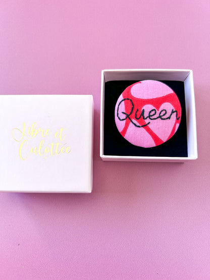 Badge brodé - Queen 4.5cm